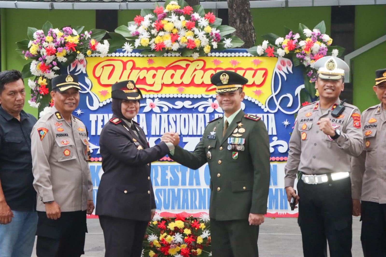 Polresta Cirebon Beri Kejutan HUT ke-79 TNI