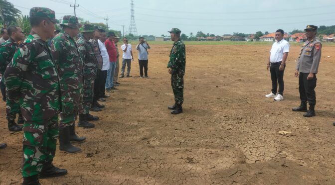 Koramil 0620-18/Susukan Gelar Karya Bakti Penanaman Pohon Sukun di Desa Tangkil