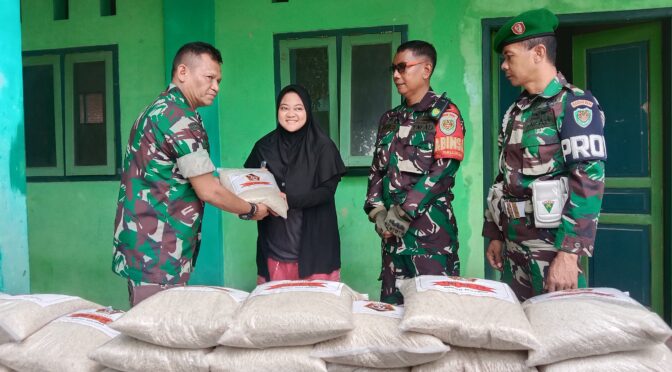 Peduli Anak-Anak Panti Asuhan, Kodim 0614/Kota Cirebon Kembali Bagikan Beras.