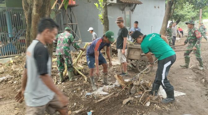 Danramil 0620-02 Tengahtani Masih Berlanjut Pembersihan di Desa Palir Batu Gajah RT 07 RW 02