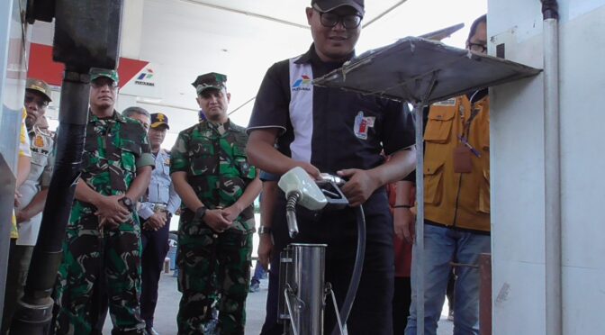 Dandim 0614/Kota Cirebon, Dampingi Walikota dan Wakil Walikota Cirebon Laksanakan Sidak SPBU.
