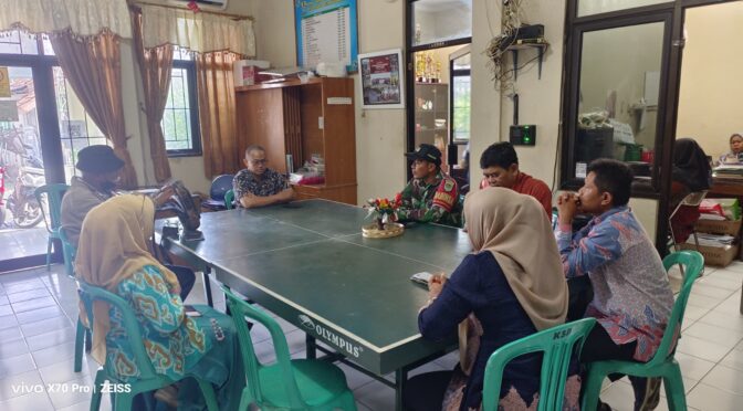 Babinsa Kelurahan Kesepuhan Pendampingan Rakor Bersama Lurah dan Komnas Perlindungan Anak Kota Cirebon.