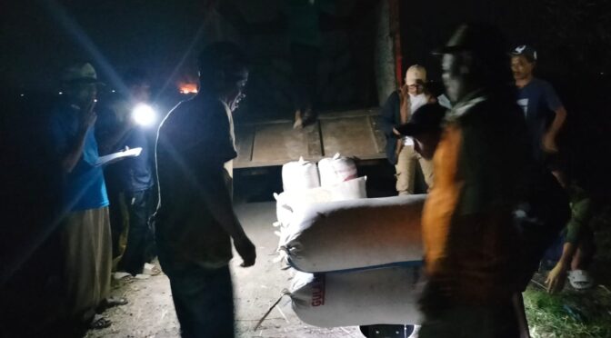 Babinsa Bojong Wetan Dampingi Kegiatan Penyerapan Gabah oleh Bulog Cirebon