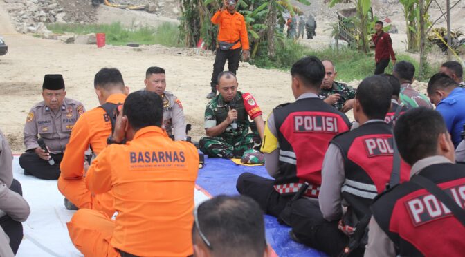 KEGIATAN DOA BERSAMA, Di Lokasi Longsor Gunung Kuda, Ci Panas Kecamatan Dukupuntang Kabupaten Cirebon