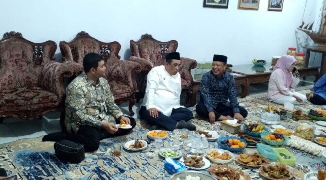 Danramil 1401/Kesambi Dampingi Kunjungan Kerja Deputi BBN di SPPG Kesambi.
