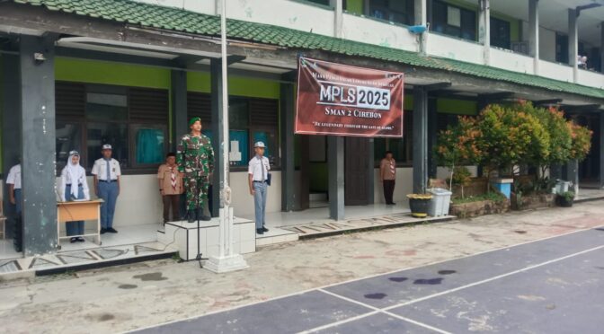 Danramil 1401/Kesambi Buka Kegiatan MPLS TA 2025 di SMAN 2 Kota Cirebon