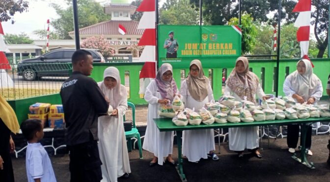 Kegiatan Danramil 0620-12/Beber dan Anggota dalam Program Jumat Berkah