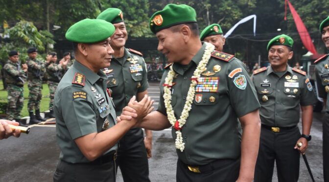 Komandan KOREM 063/SGJ dan Ketua Persit Hadiri Tradisi Penyambutan Pangdam III/Slw.
